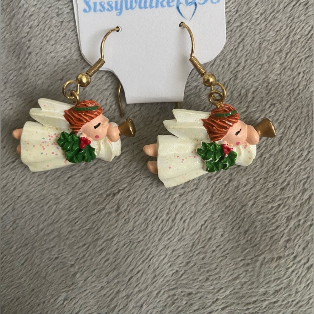 Pierced earrings Angels